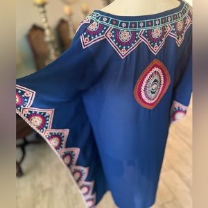 Embroidered kimono worn once in Cancun, perfect condition
